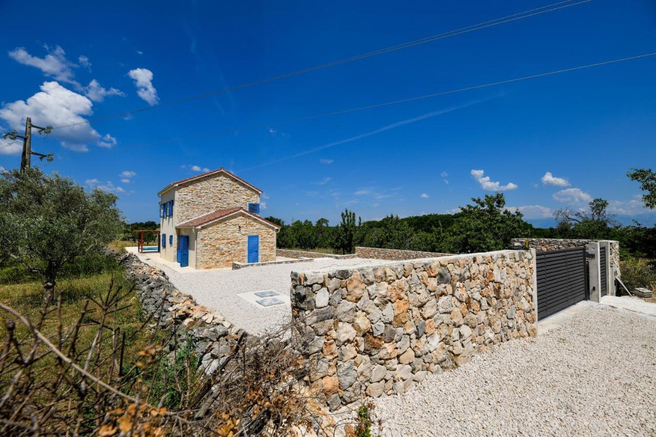 Villa Padelin Sukosan Luaran gambar